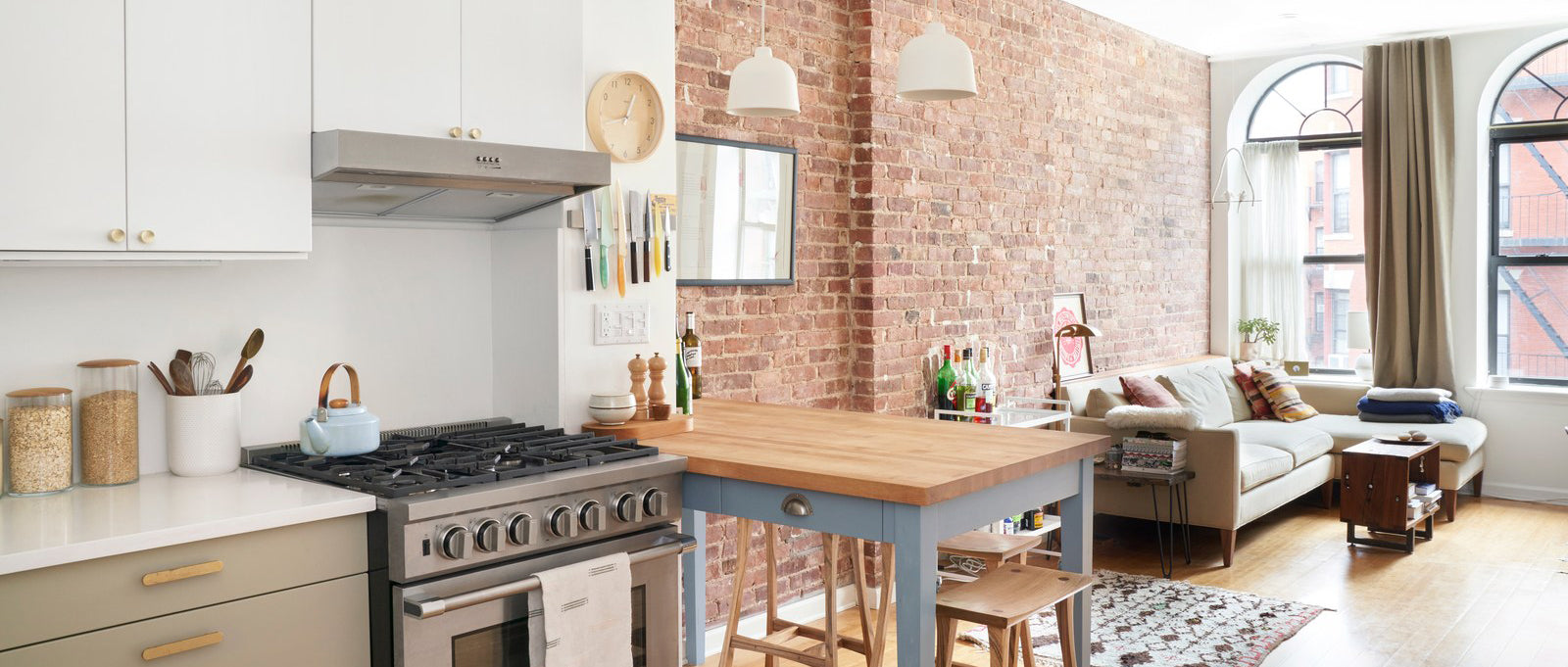 Casual Two-toned Kitchen in Harlem
