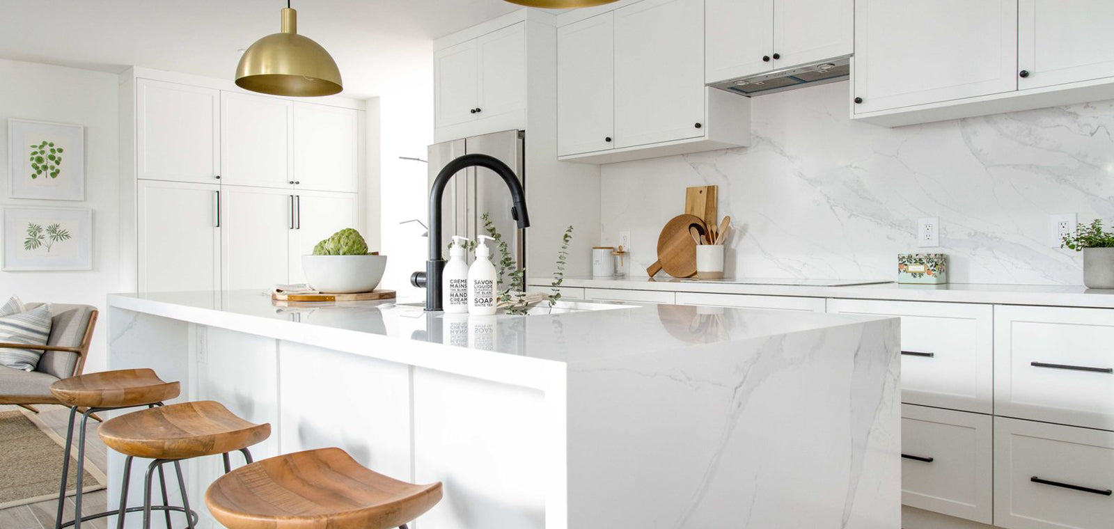 An Open, Inviting White Shaker Kitchen