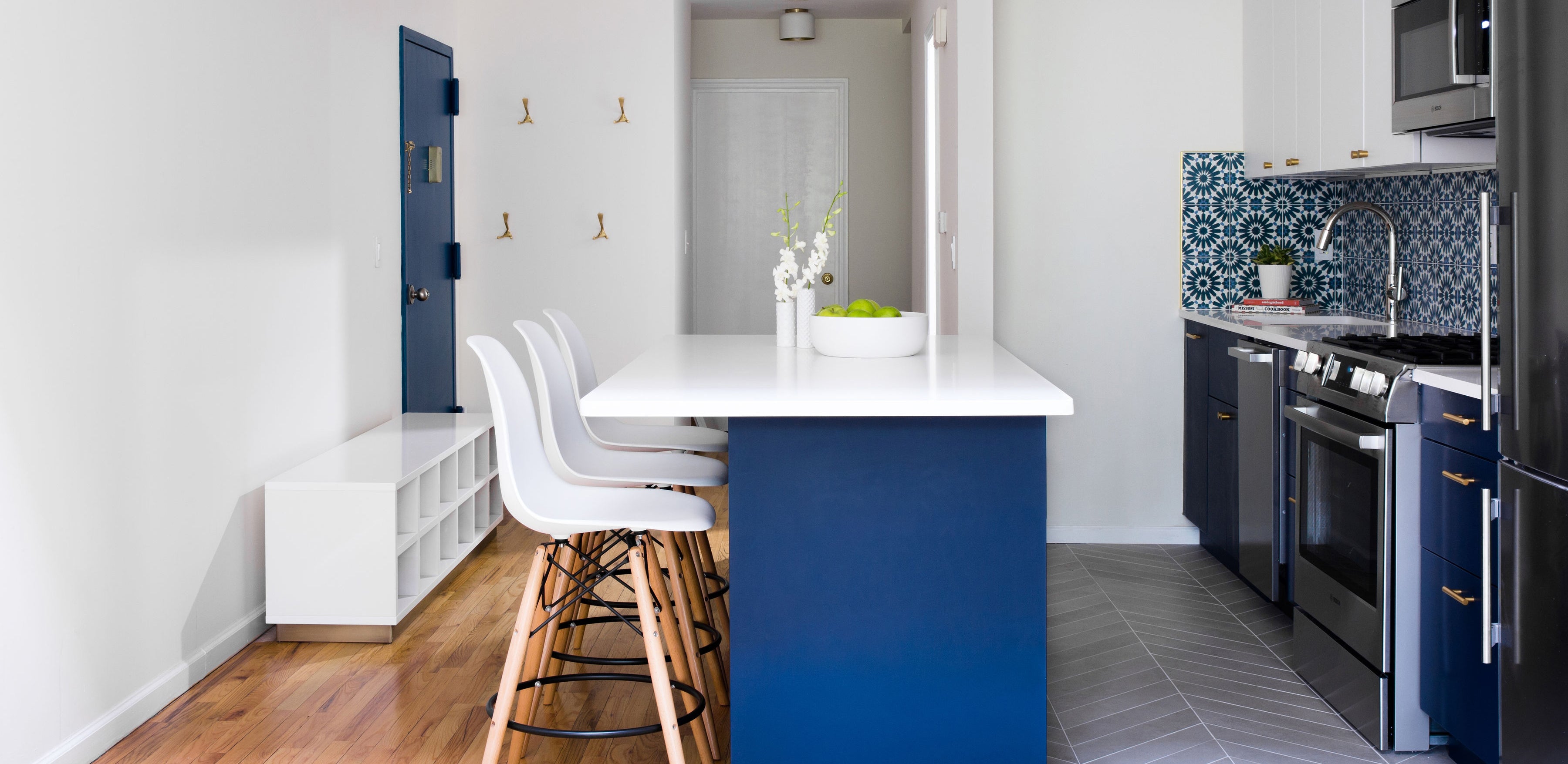 Crisp Navy and White Cabinets Create a Stylish, Refined Look