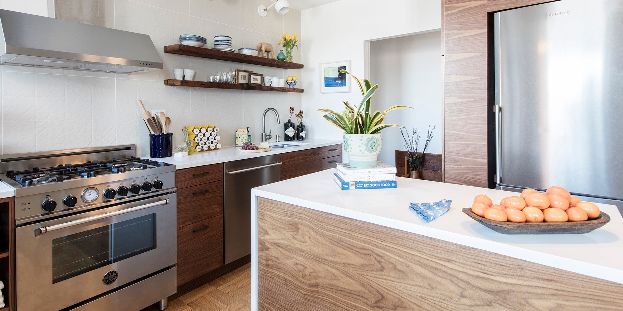 A Clinton Hill Kitchen Optimized for Entertaining and Storage