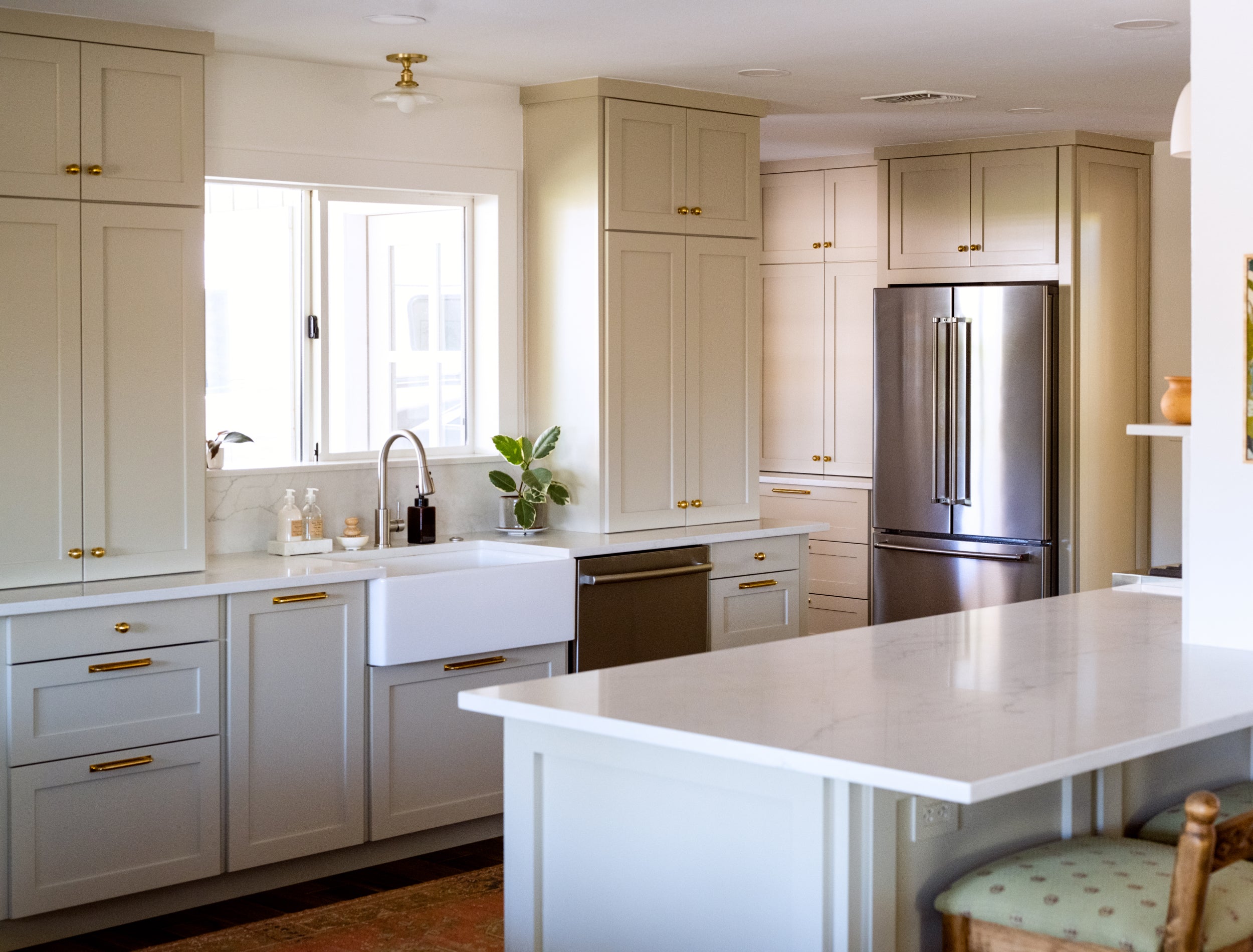 A Grounded and Glamorous Artist's Kitchen