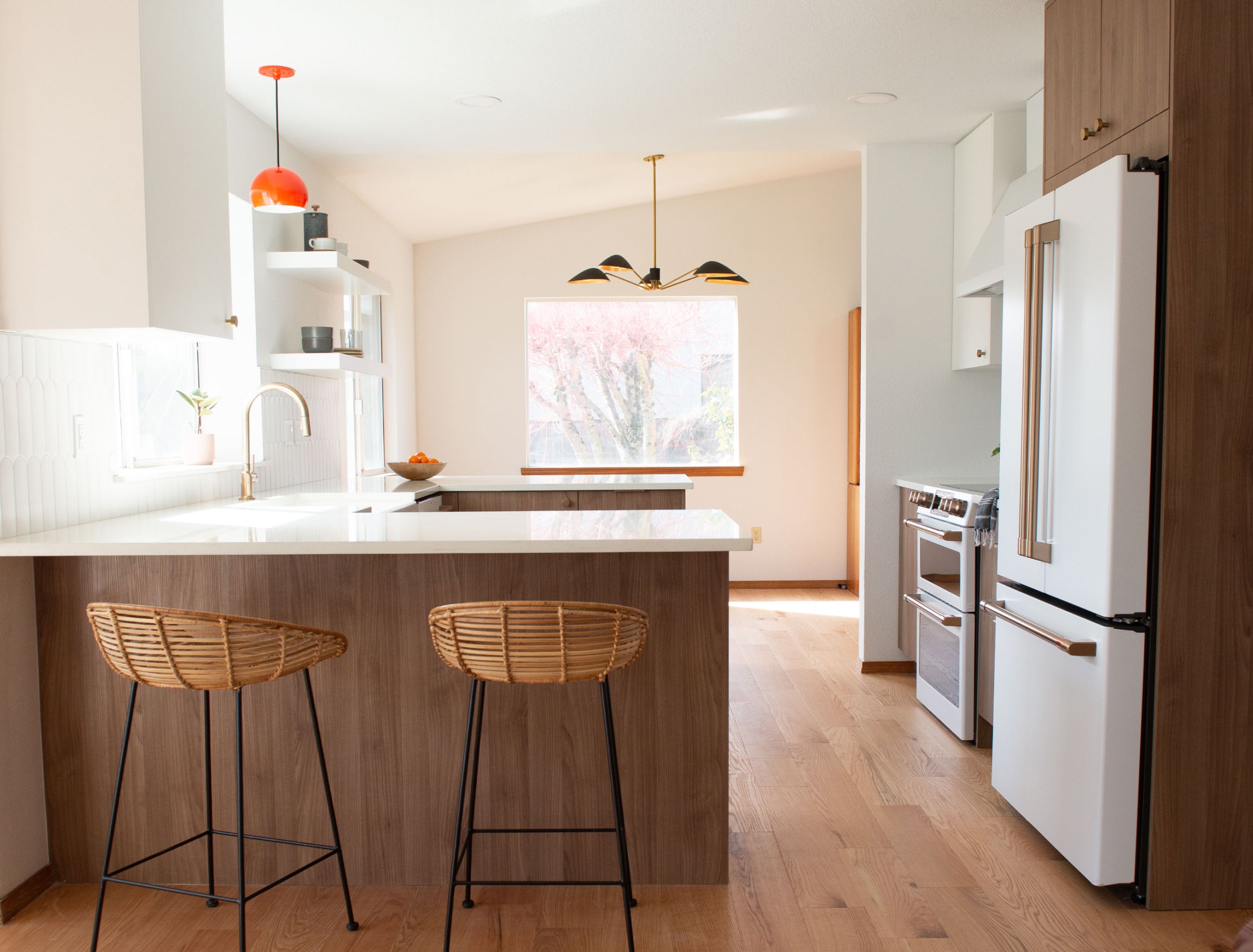A Two-Toned Woodsy Kitchen