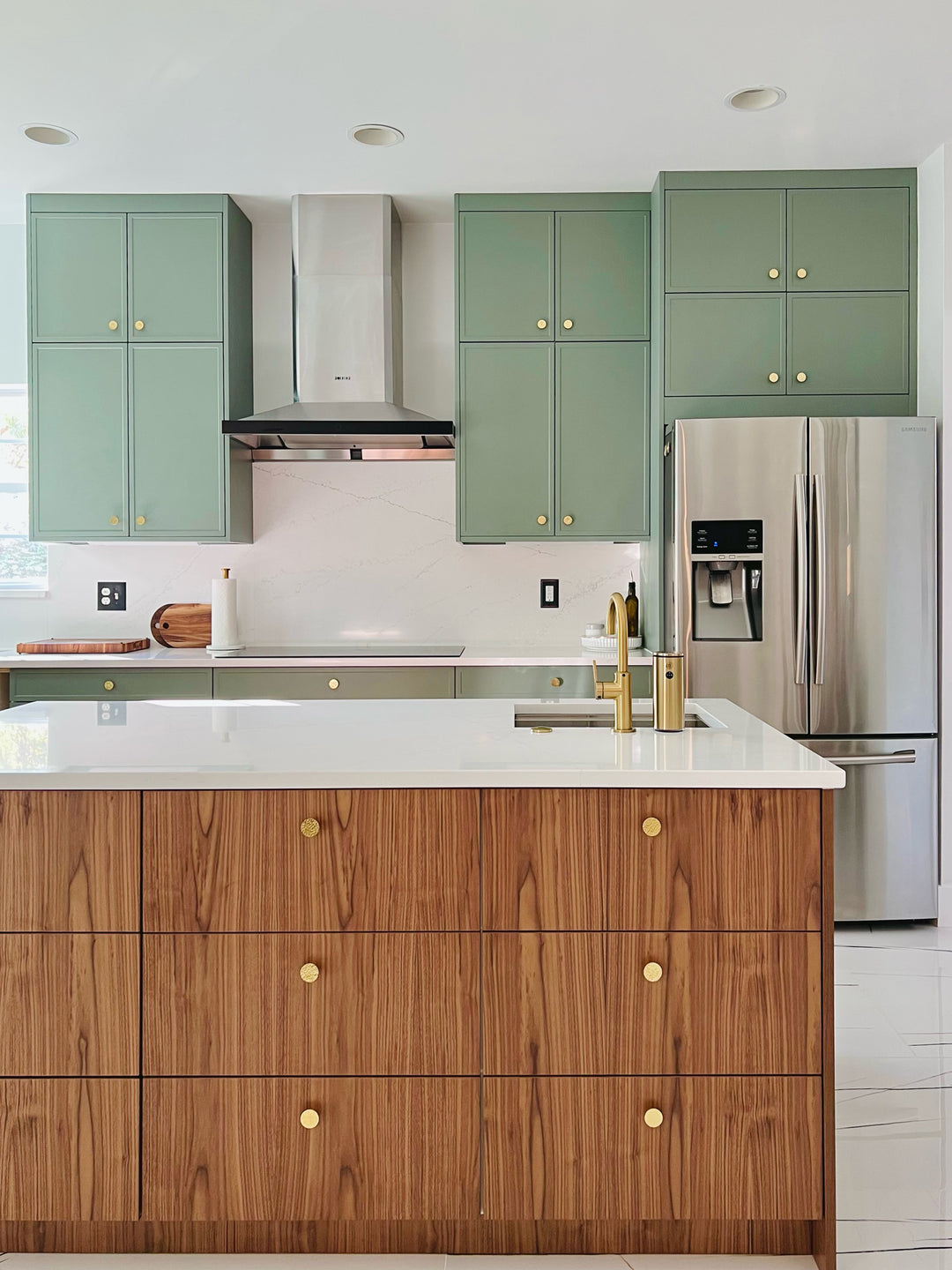 Curated visual reference: Picture Idea: A Sleek Green Kitchen Renovation
