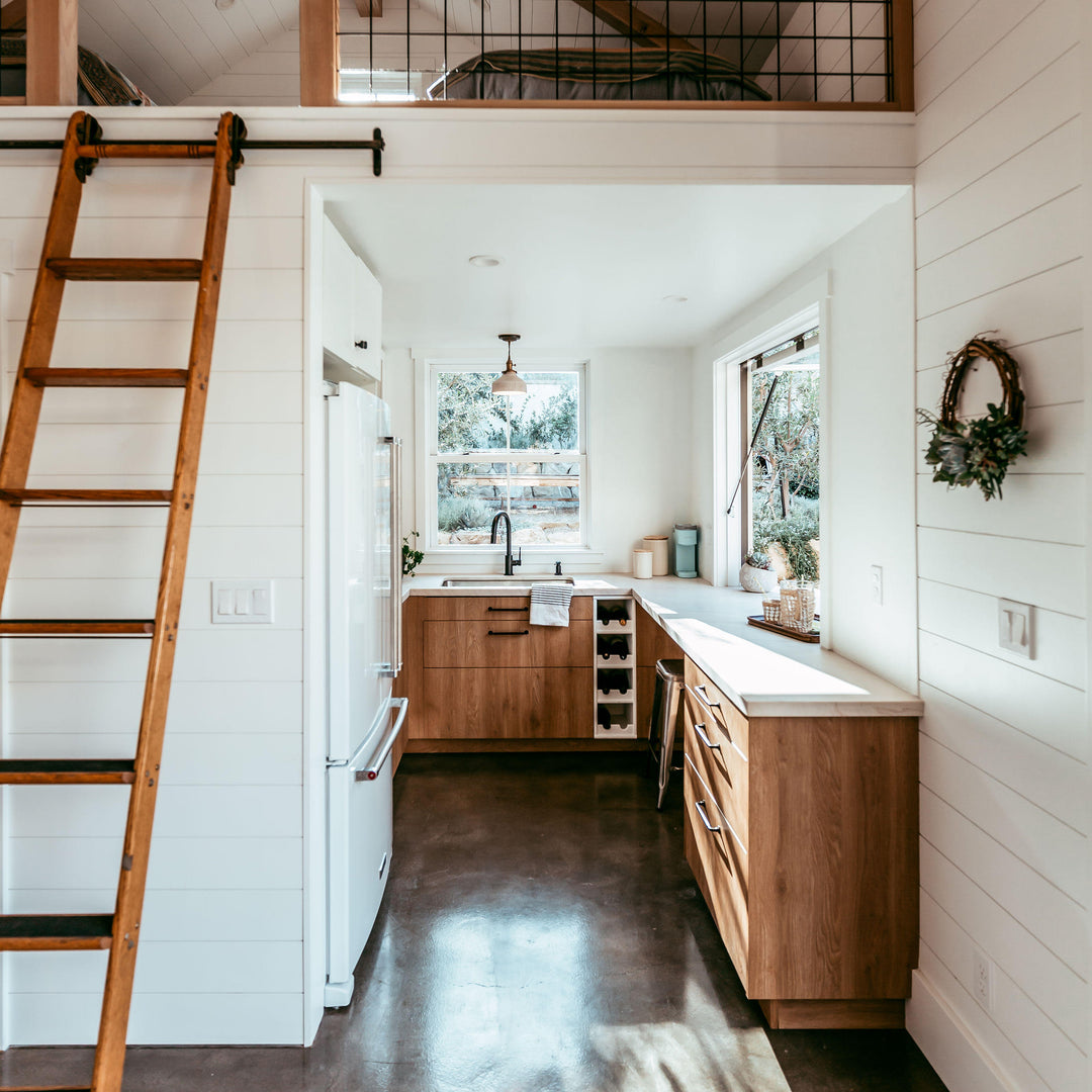 Splendid Small Kitchen in the Pool House of Your Dreams – Semihandmade
